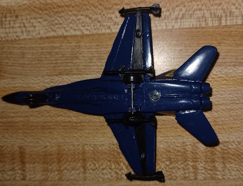 VINTAGE DYNA FLITES F-18 A124 DIECAST BLUE ANGELS FIGHTER STUNT JET HORNET PLANE - Picture 5 of 5