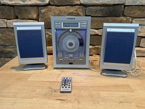 Fisher SLIM-1400 Slim CD + AM/FM Stereo W/ Remote **WORKS