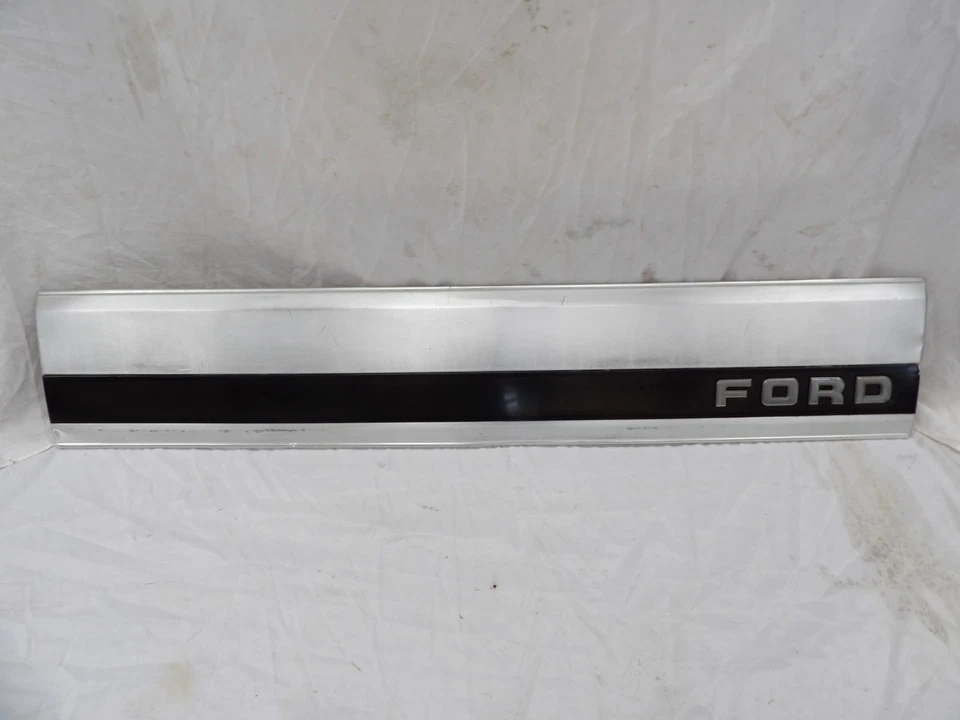 Panel de acabado reflector negro aluminio moldura puerta trasera Ford F150 92-96 OE Foto 2 de 4
