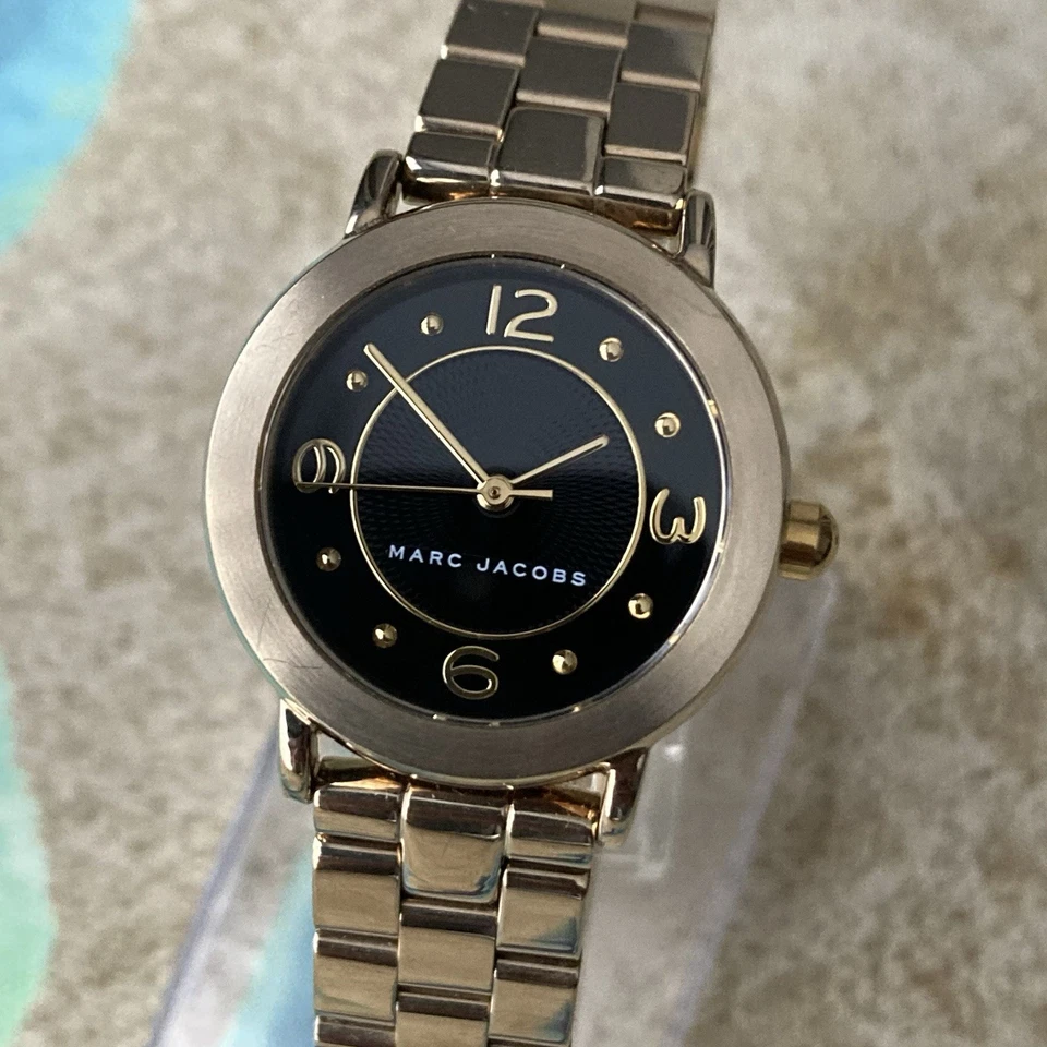 Reloj de Diseñador Marc Jacobs Damas Esfera Negra Chapado en Oro Todo Acero Caja 28mm - Imagen 2 de 4