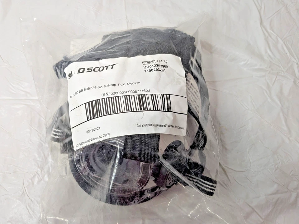 3M Scott AV-3000 SureSeal Facepiece 5-Strap Poly Medium 805774-82 7100293261 - Image 2 of 4