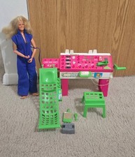 Classic 1976 THE BIONIC WOMAN Beauty Salon Bionic Woman Doll