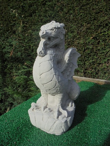 Small Dragon Concrete garden ornament - Picture 8 of 17