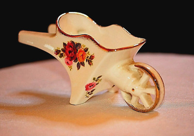 Vintage Figur Schubkarre Cottage Rose Royal Staffordshire Pflanzgefäß Posy Schale