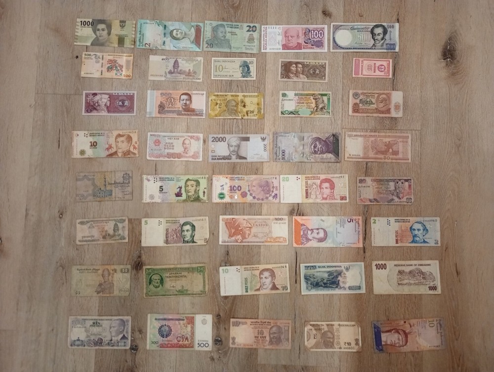 Circulated Lot of 40 Foreign Banknotes World Paper Money Collectible Currency