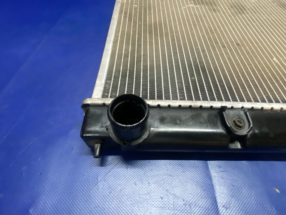 2006 - 2010 INFINITI M35 M45 RADIATOR ASSEMBLY AUTO TRANS 21460-EH100 # 78061 - Image 4 of 4