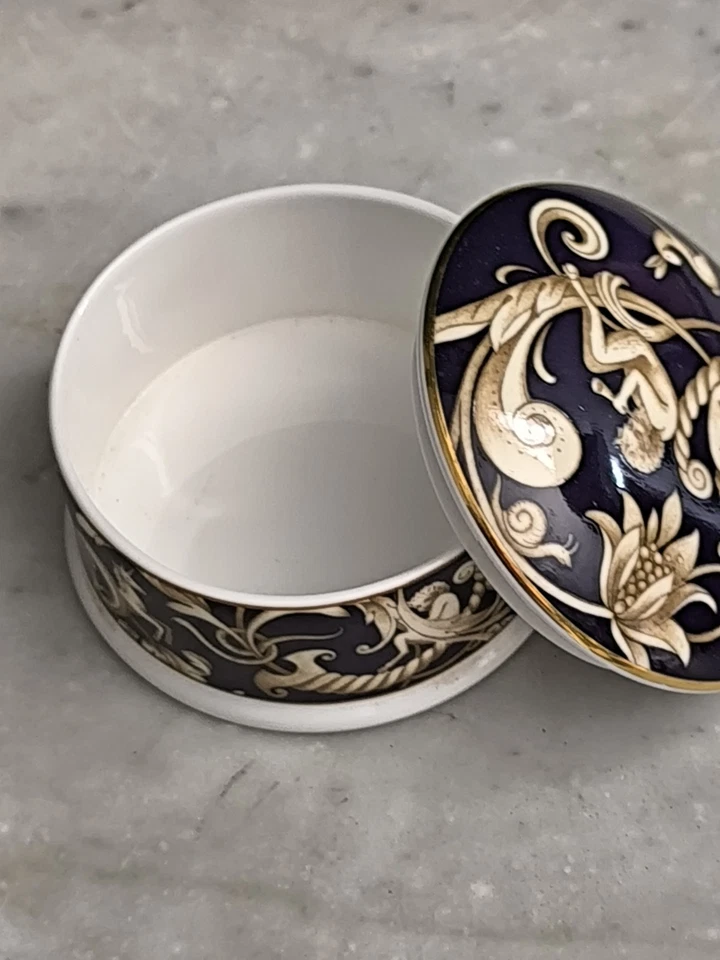 Magnifique Boîte En Porcelaine Ancienne - Photo 4/4