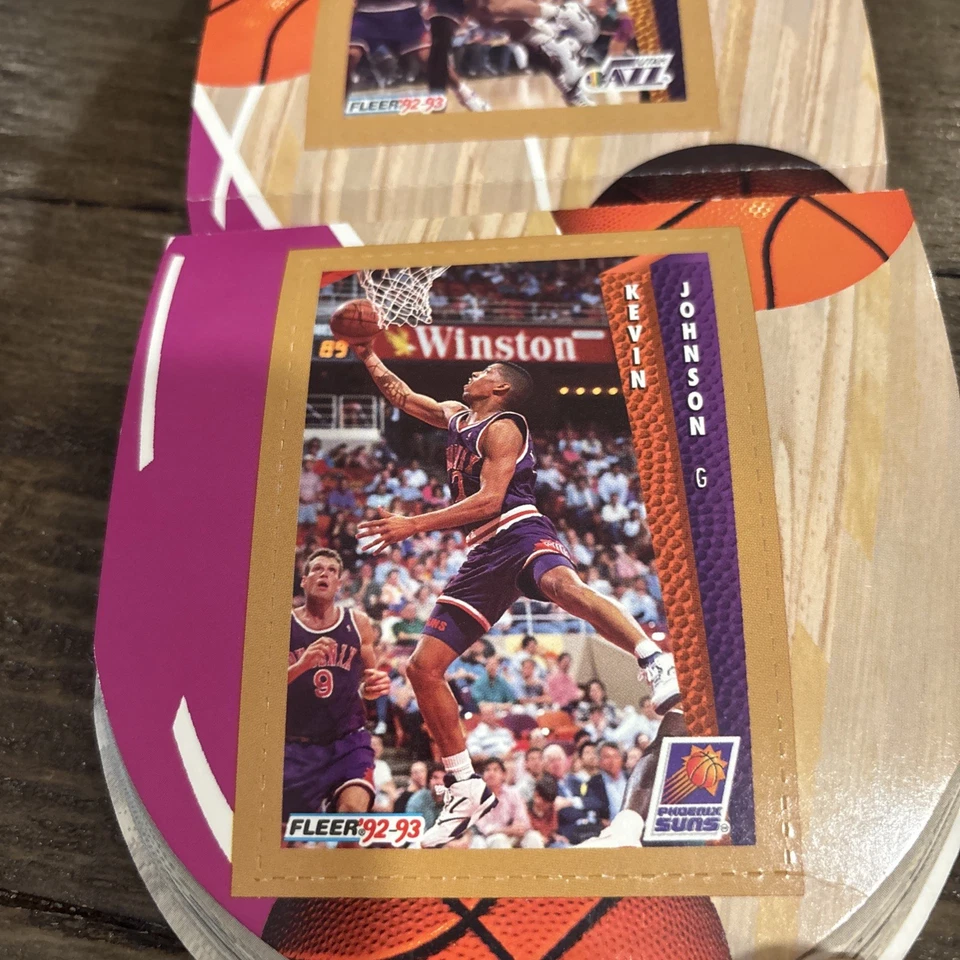 Tarjetas de corte Fleer John Stockton y Kevin Johnson Golden Book 1992-1993 #nno Foto 4 de 4