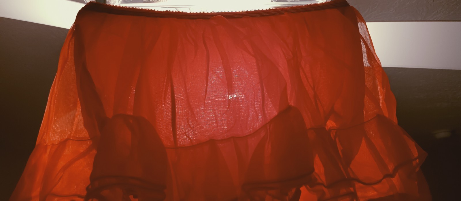 UNBRANDED VINTAGE NYLON PANTY SLIP sz M-6 RED w-CHIFFON SKIRT NYLON GUSSET#04-19