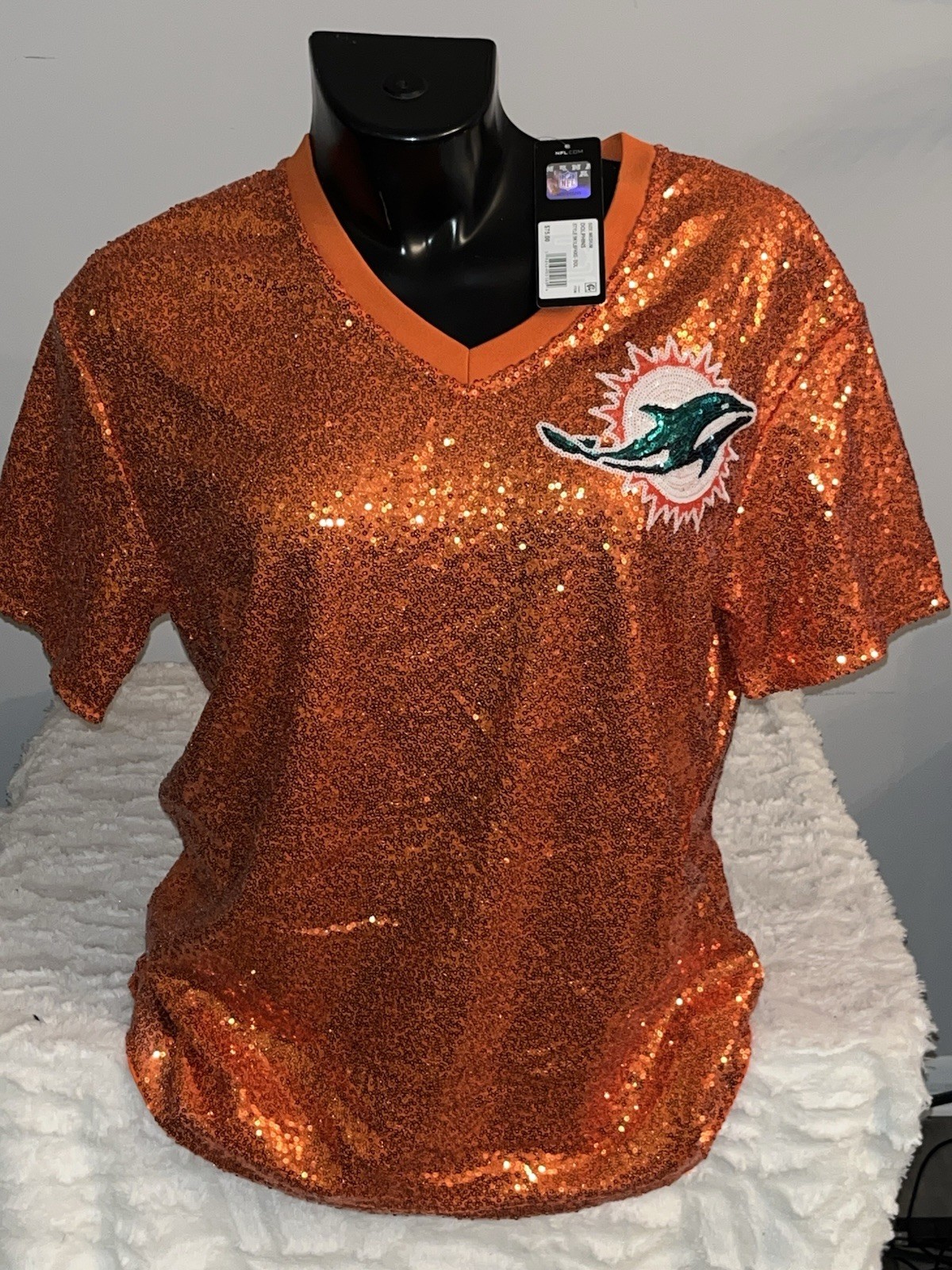 MIAMI DOLPHINS NFL WOMENS ORANGE WORDMARK SEQUIN V-NECK TOP SHIRT LARGE NWT