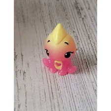 SML pink Camelion lizard Hatchimals glitter Wing mini toy figure