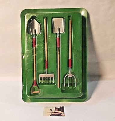 Set Attrezzi Da Giardinaggio In Miniatura 1:12 - Pale E Forcone In Metallo Per Casa Delle Bambole