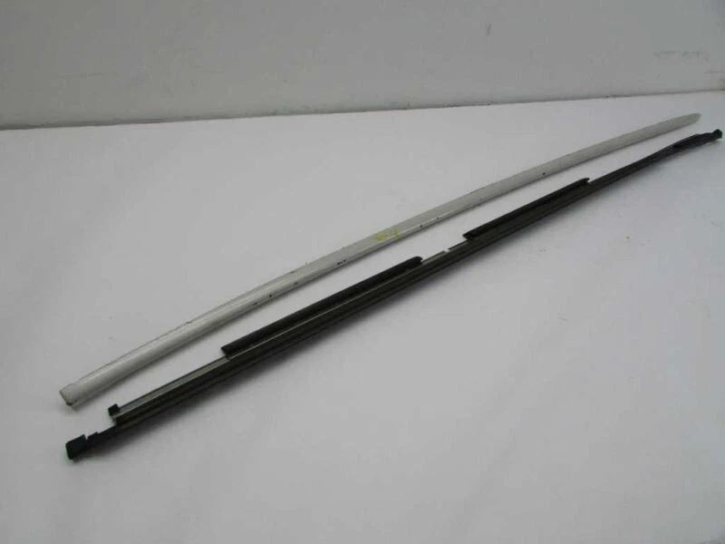 Weather Strip 皮带 STRATUS 2005 Coupe 乘客前门下模装饰 — 第 2/4 张图片