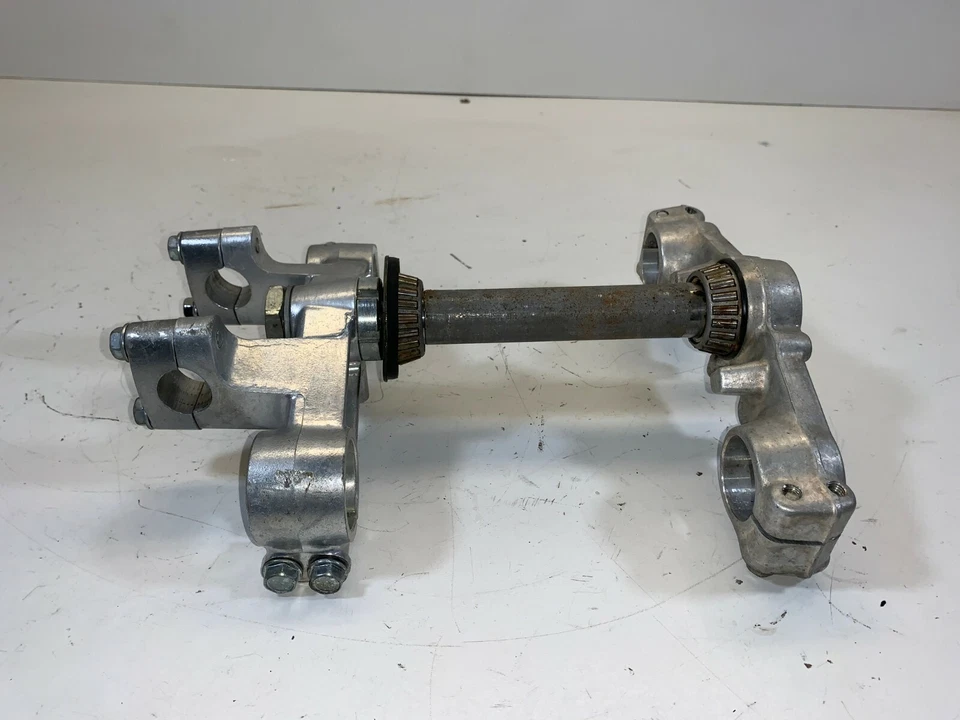 2000 SUZUKI RM80 OEM TRIPLO ÁRVORE DIREÇÃO HASTE BRAÇADEIRA COROA SOB - Imagem 2 de 4