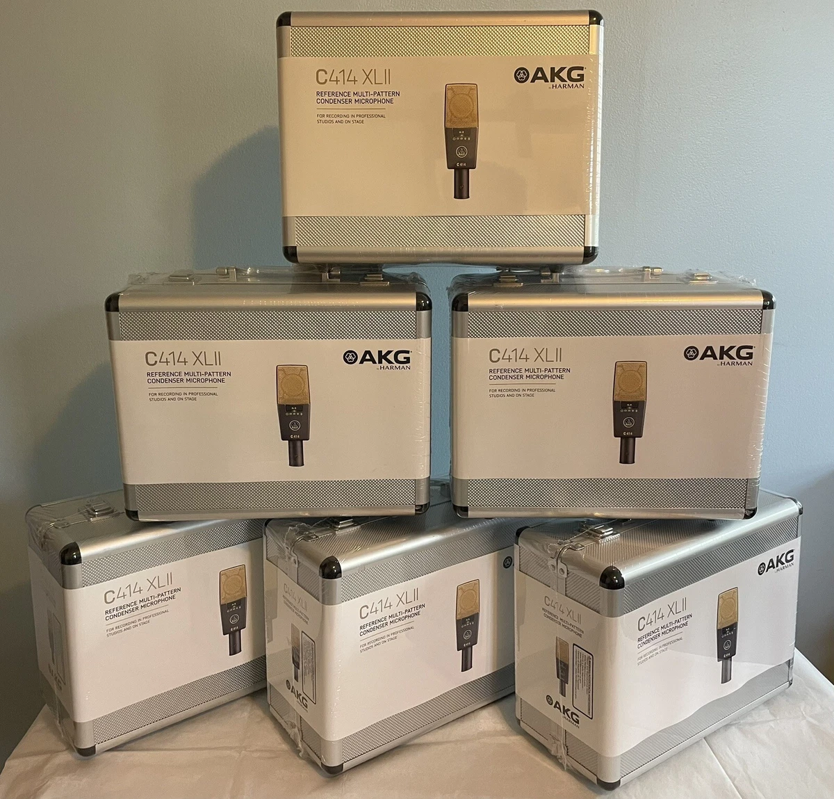 Akg pro audio c414 2024 xlii vocal condenser