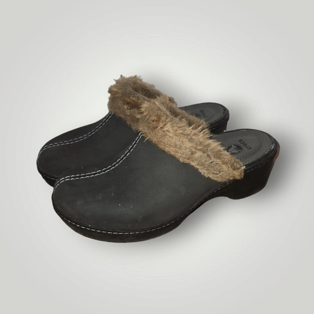 Crocs cobbler fuzz clog discount