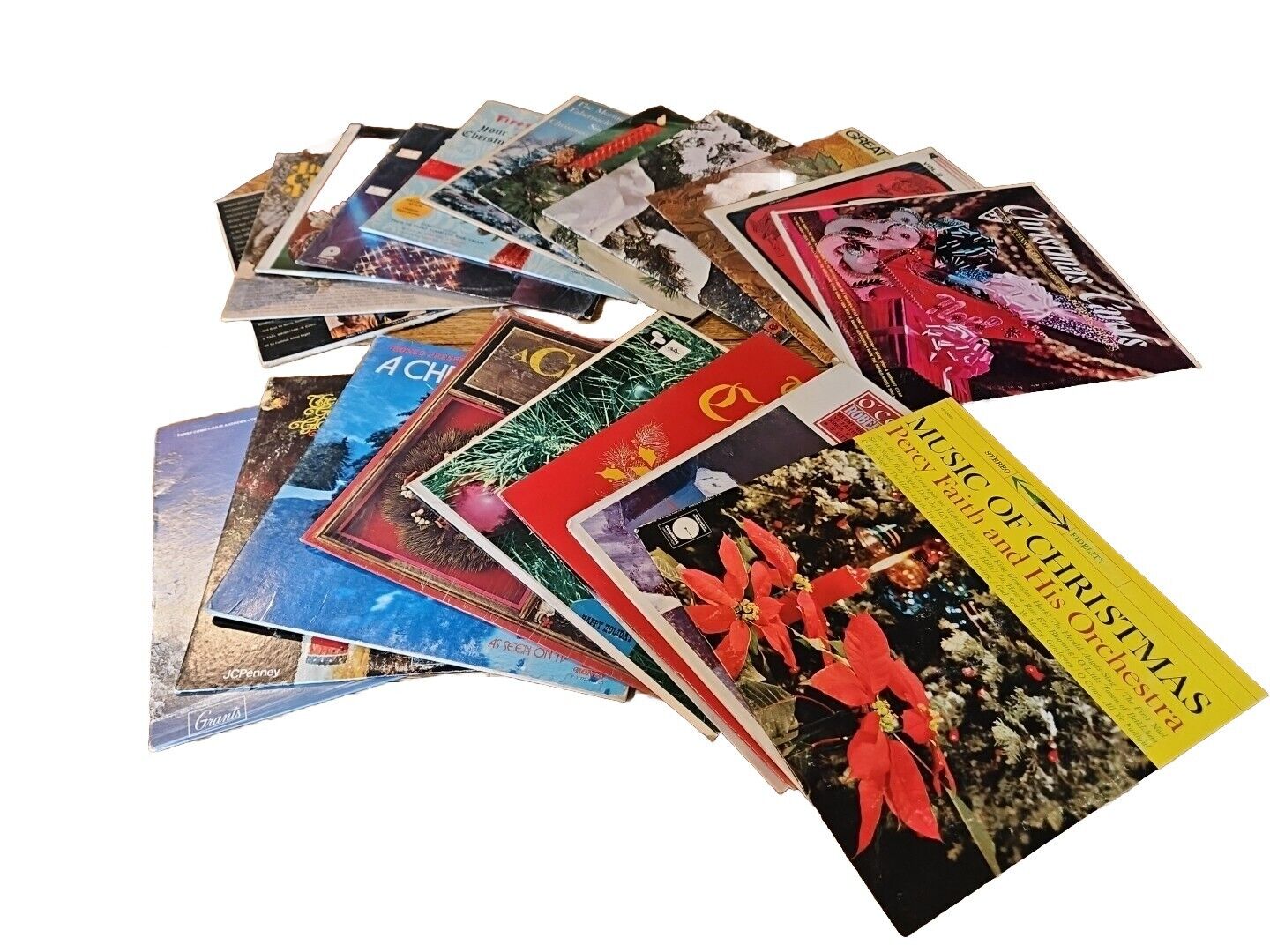 Lot of 20 VTG Christmas Vinyl 33 RPM Albums Bing Crosby, Aretha Franklin, Bennet