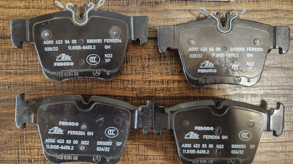 Pastilla de freno de disco original Mercedes-Benz A 000 420 87 03 GLC300 Foto 3 de 4