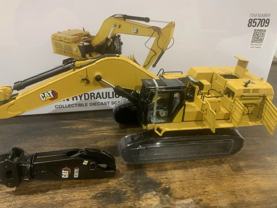 Diecast Masters 87509 Hydraulic Excavator 1:50 Scale Cat 395 Next Generation New - Image 2 of 4