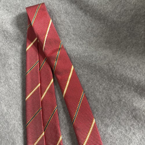 Cravatta vintage J Press seta rossa quadri e righe jacquard seta L:56” L:3,5” - Foto 9 di 11