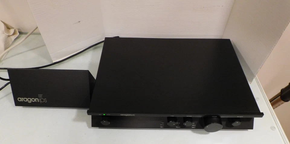Aragon 24K Stereo Preamplifier with Aragon IPS Power Supply - Image 2 of 4