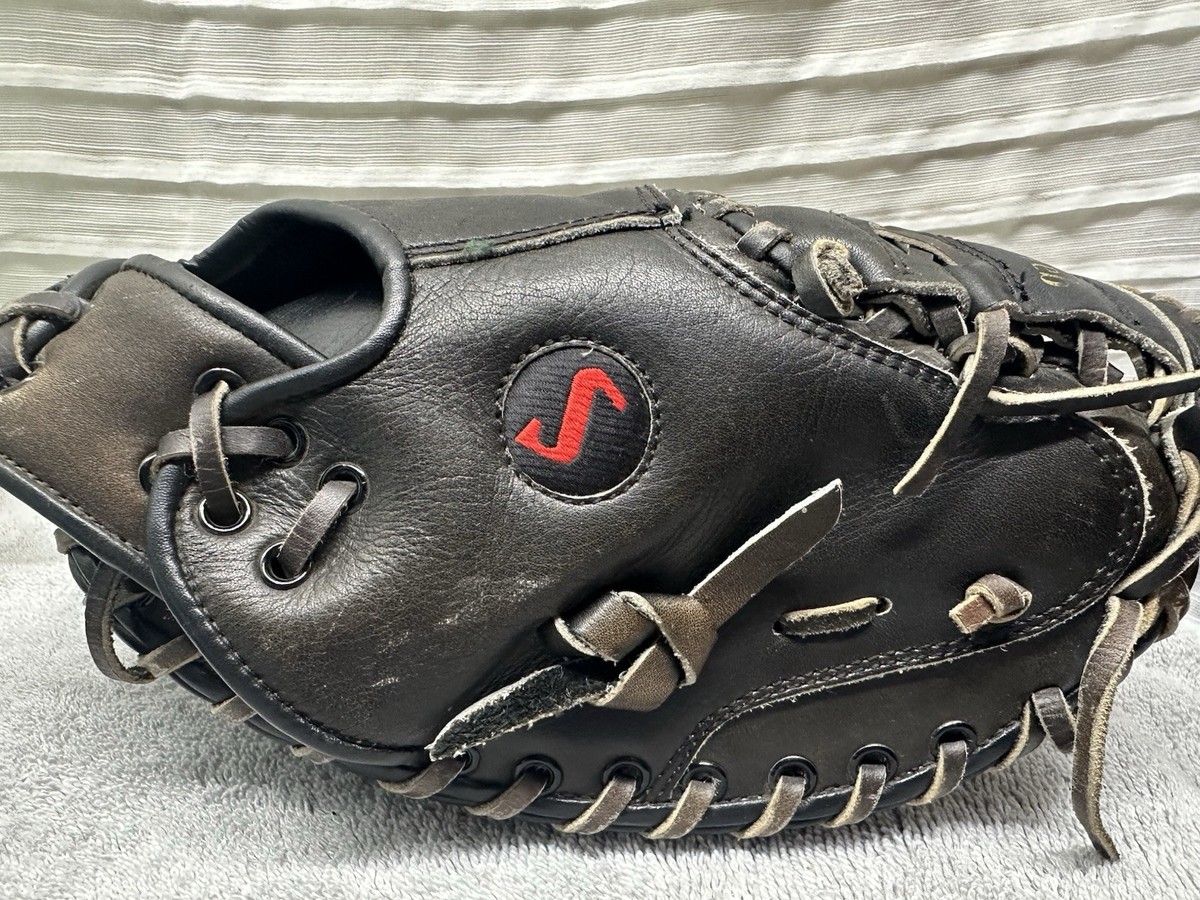 Larry Yogi Berra 42-495 Spalding Baseball Mitt LH Signature Model