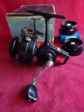 A SUPER LITTLE USED EARLY VINTAGE BOXED MITCHELL 320 SPINNING REEL