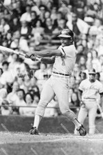 DS148 Al Bumbry Baltimore Orioles Hit Baseball 8x10 11x14 16x20 Photo