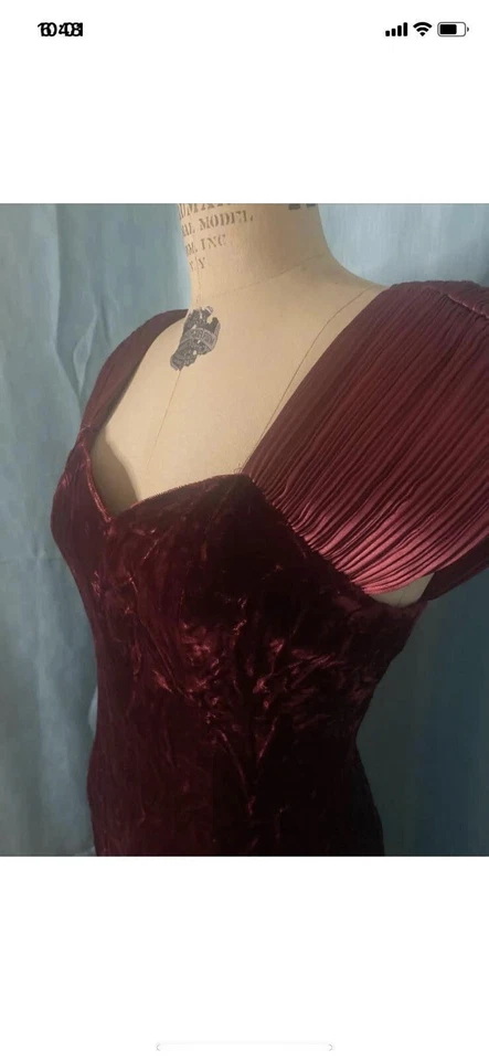 Vintage Jordan Fashions Red Crushed Velvet Full Length Formal Dress Gown 11/12 - Image 3 of 4