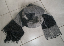 BLACK AND GREY SCARF