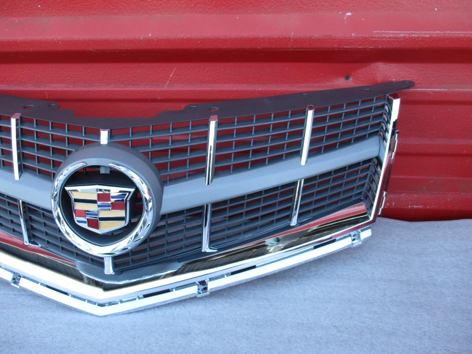 2012 Cadillac SRX OEM GM Front Chrome Grille Grill W/ Emblem 2010 2011 oem 10 11 - Image 3 of 4