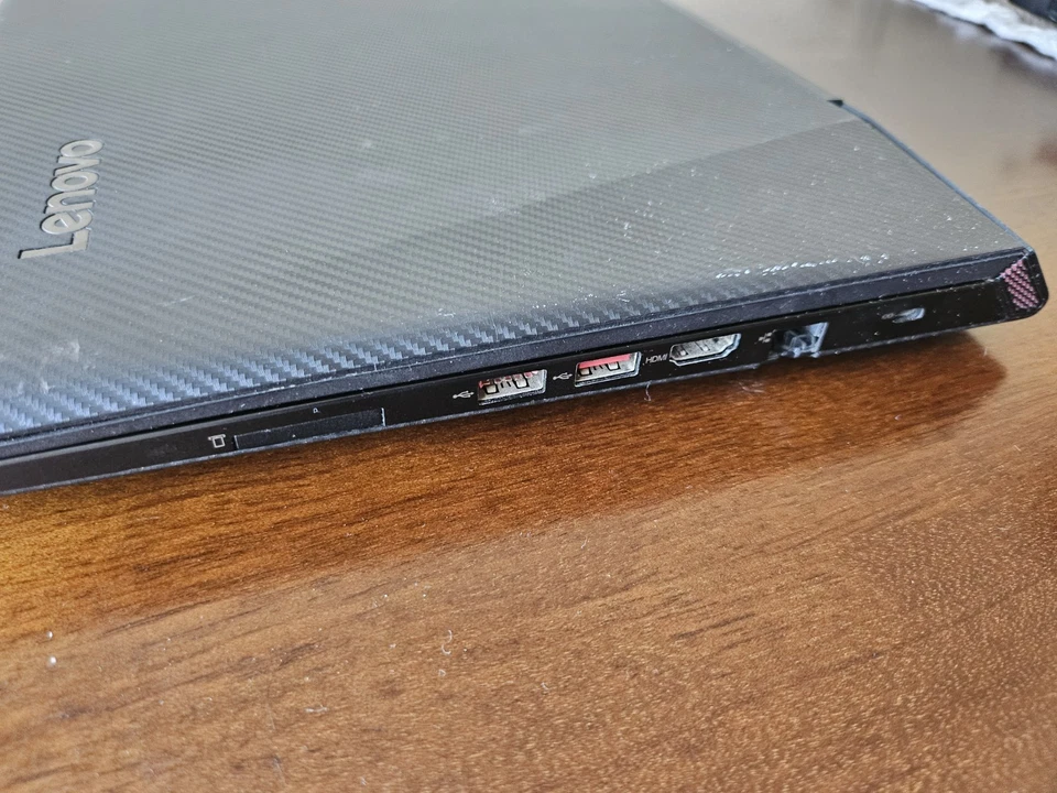 Portátil para juegos Lenovo IdeaPad Y700-15Isk i7 6700HQ 4 GB RAM GPU sin alimentación SIN PROBAR Foto 3 de 4