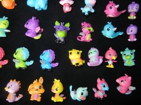 Hatchimals CollEGGtibles Wind-Up EGGLIDERS W/ Over 65 Mini Figures and More