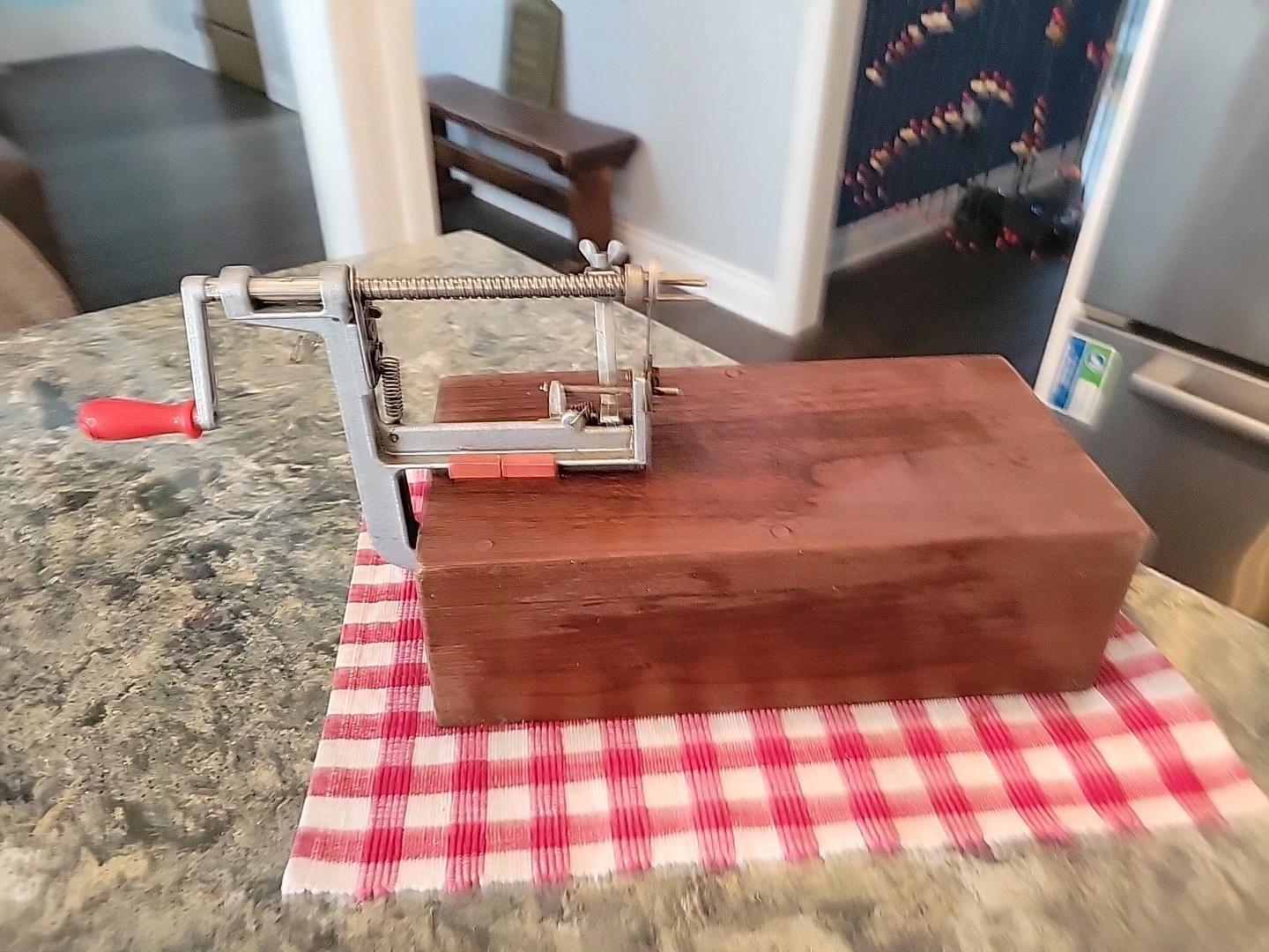 The Pampered Chef Apple Peeler Corer Slicer + Wooden Stand
Opens in a new window or tab
