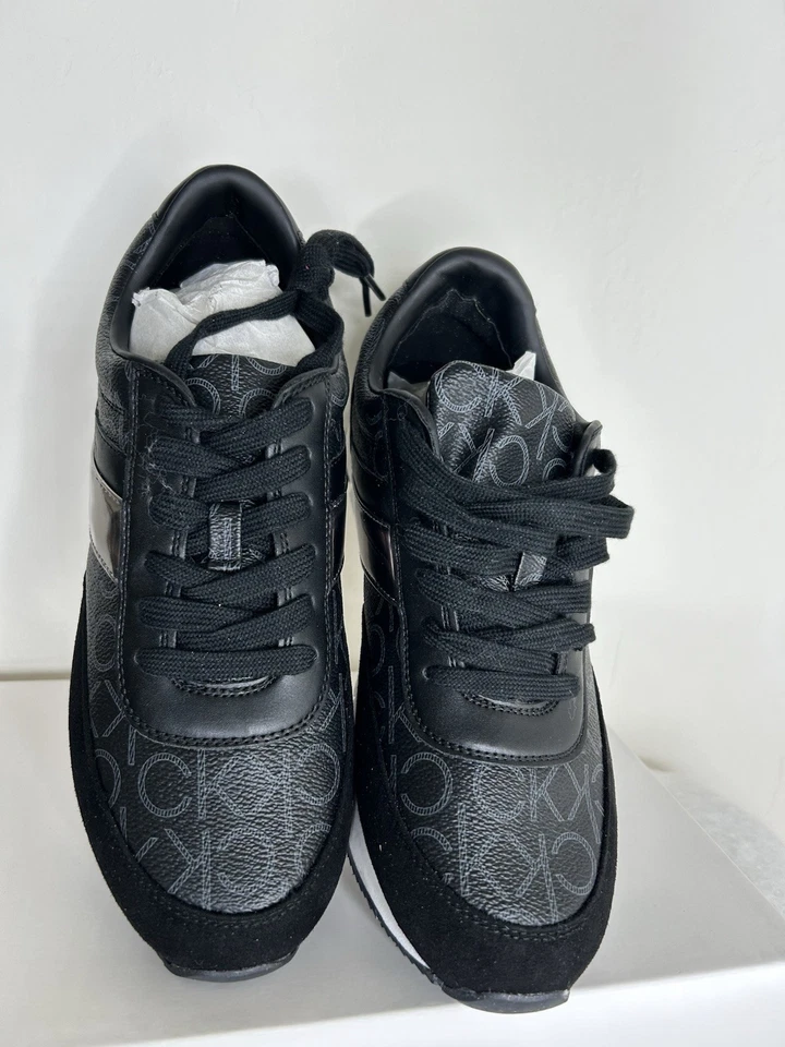 Zapatillas deportivas Calvin Klein Tea monograma negras metálicas 11M Foto 4 de 4