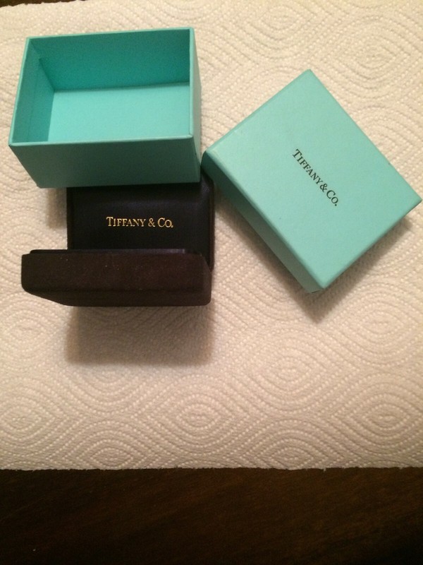 100% Authentic Tiffany&Co.  Jewelry Case w/Outer Box Used Empty