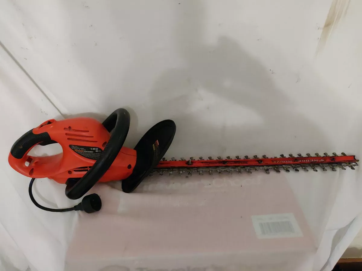 BLACK+DECKER 24-in Corded Electric Hedge Trimmer in the Hedge Trimmers  department at