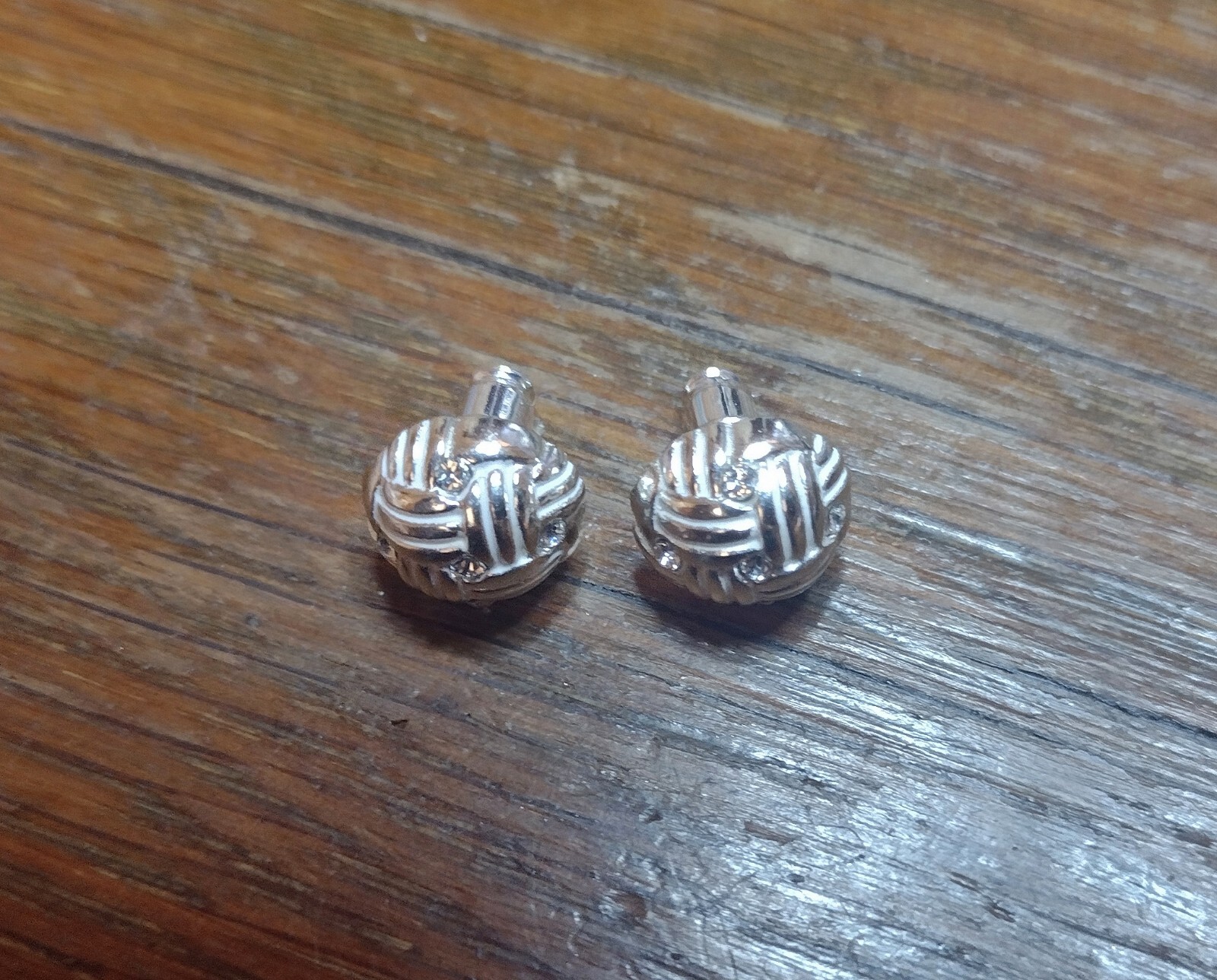 Unique Vintage Silver Tone Interlocking Rope Stud… - image 3