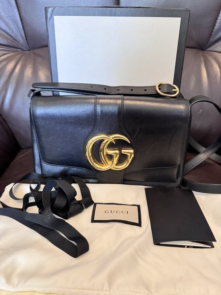 Authentic Gucci GG Marmont Arli Flap Shoulder Bag comes with dust bag and box