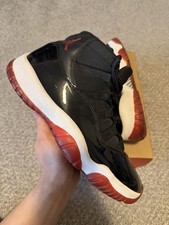 Talla 8.5 - Zapatilla deportiva retro Bred 11 de charol de caña alta negra roja