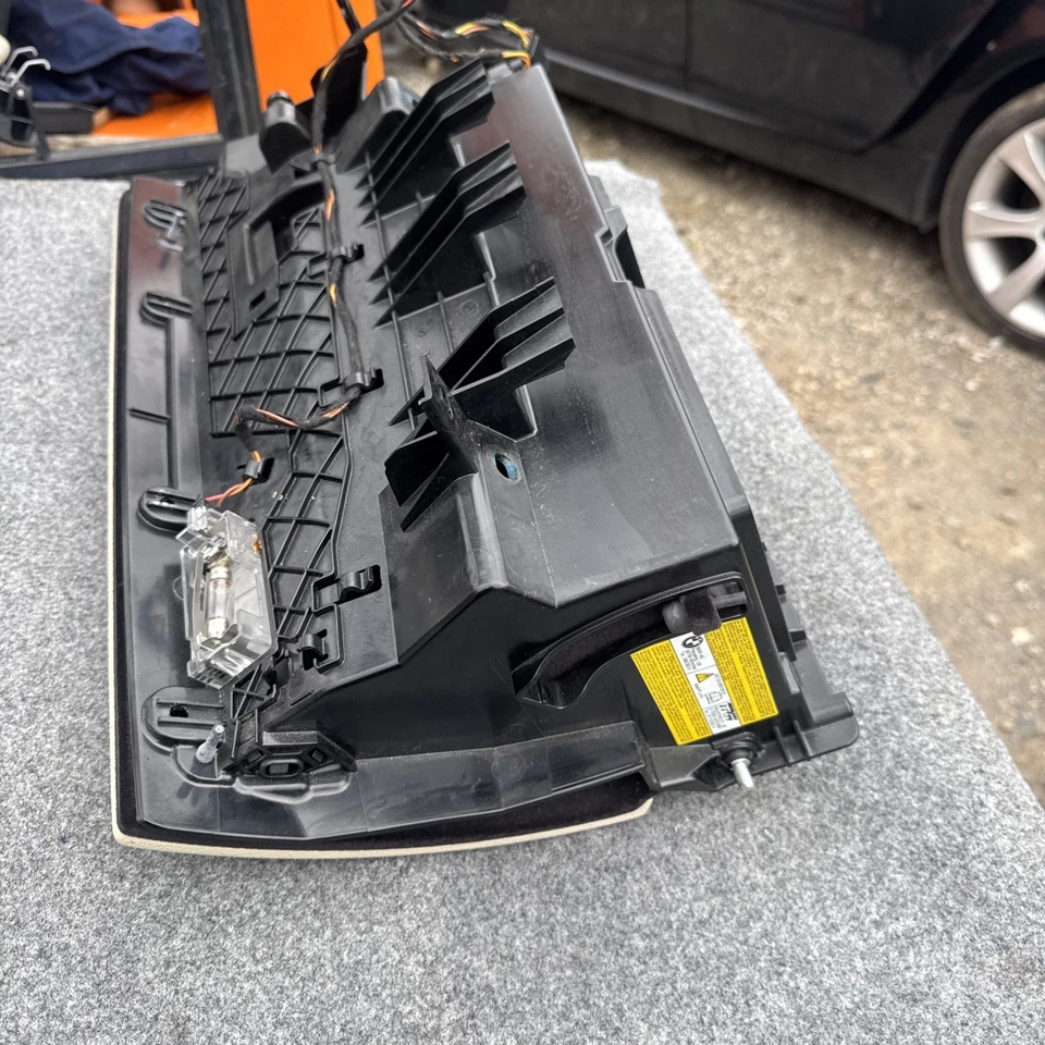 BMW 335i E93 2007-2013 convertible tablero derecho almacenamiento guantera OEM Foto 4 de 4