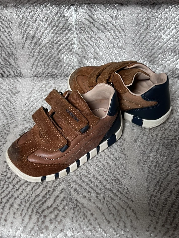 GEOX Iupidoo Bebé Talla EU23 (7 Ancho US Niño Pequeño) Foto 2 de 3