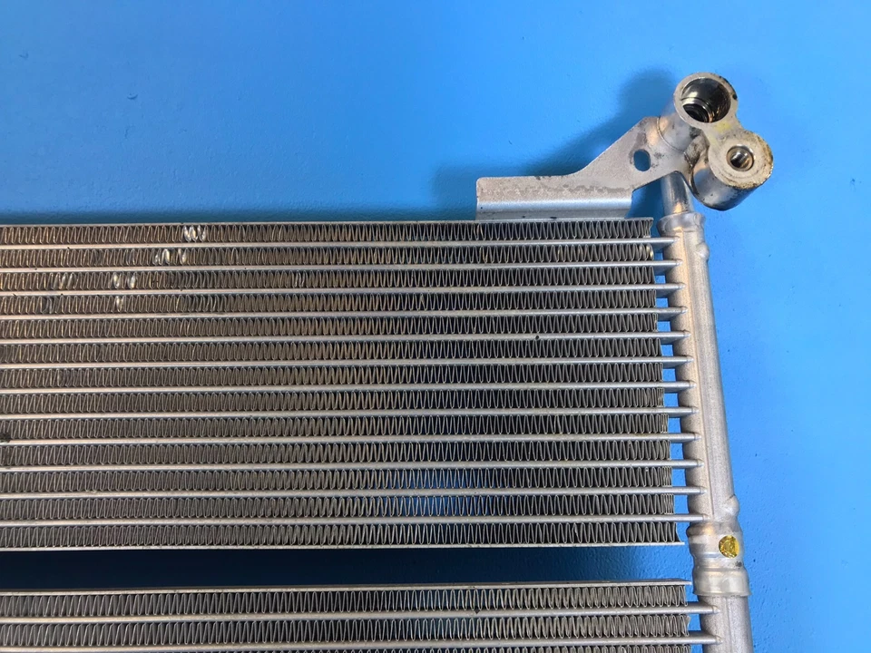 08 09 10 宝马 E60 535I 535XI 发动机油冷却器收音机 原始设备制造商 — 第 3/4 张图片