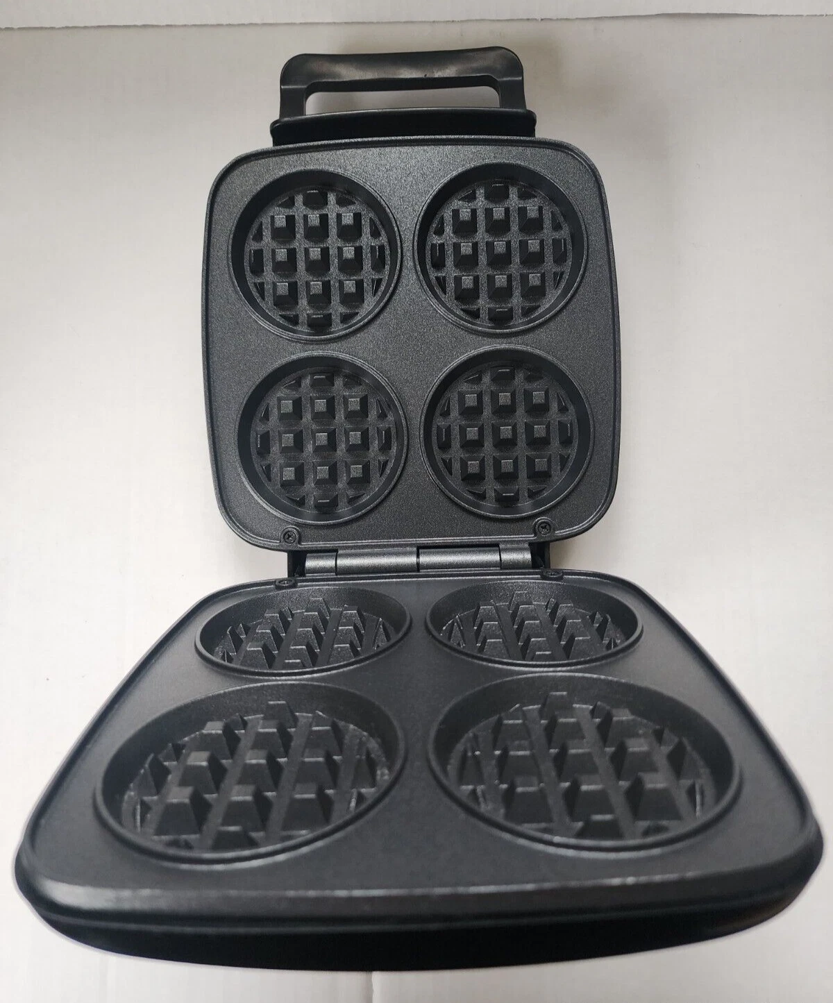ChurWaffle Burgess Brothers mini 3" waffle maker indicator light four non-stick