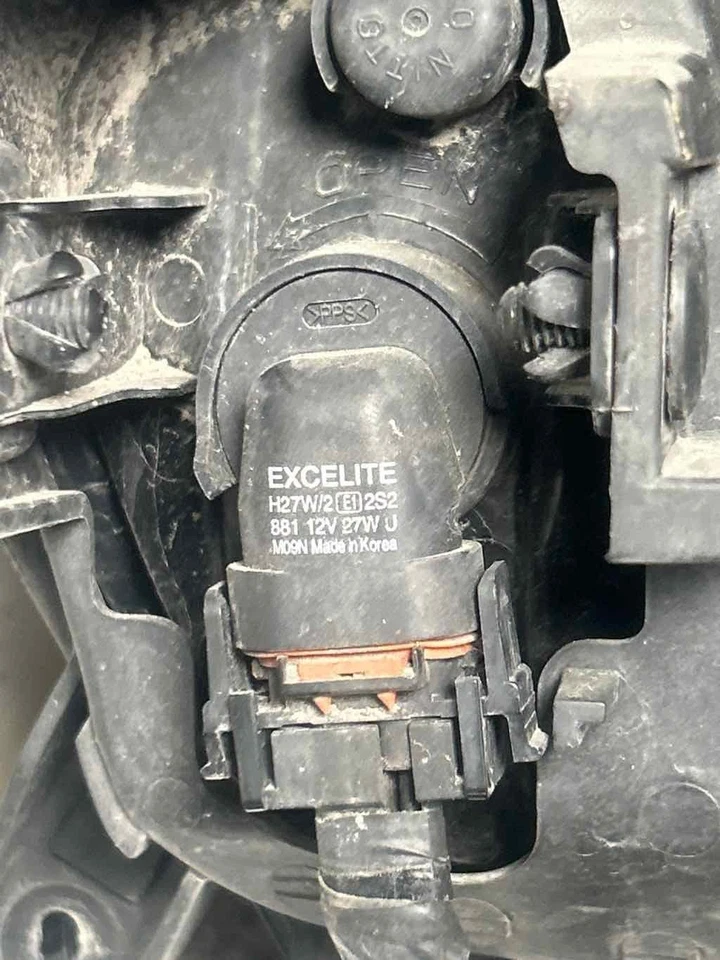 Fits 2010-2013 Kia Sportage Fog Light Assembly OEM#:922013W000 - Imagem 3 de 4