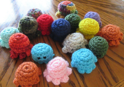 Juguetes caseros de ganchillo para gatos/perros muchos colores a elegir entre campana/nip gatera/relleno - Imagen 2 de 30