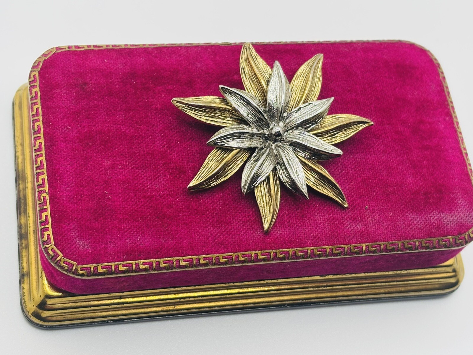 VTG Large 2” Kenneth Jay Lane Textured Gold Tone … - image 7
