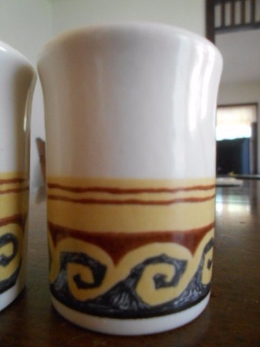 San Remo Salt & Pepper Set Mikasa Intaglio Stoneware CAC92 Red Green White ! - Picture 2 of 13