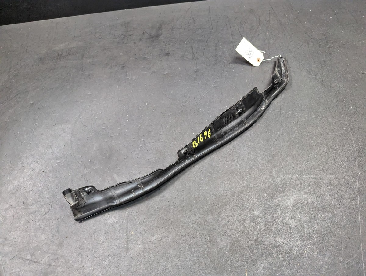 Rear Right Door Front Side Weatherstrip 2018 BMW X1 51357349664