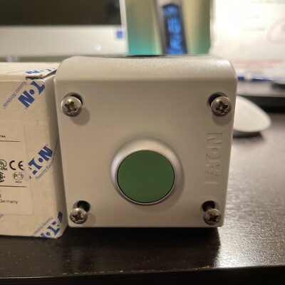 M22-D-G -XI/KC10/I. GREEN PUSH BUTTON. ENCLOSURES. EATON